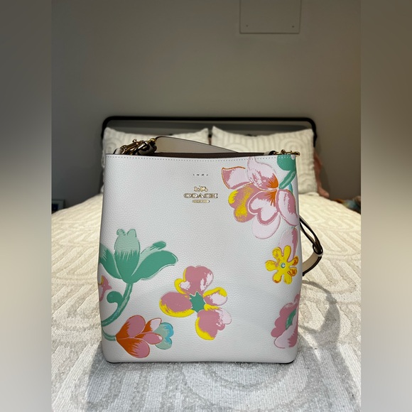 Coach C8609 Town Bucket Bag - Dreamy Land Floral Print - Picture 3 of 16